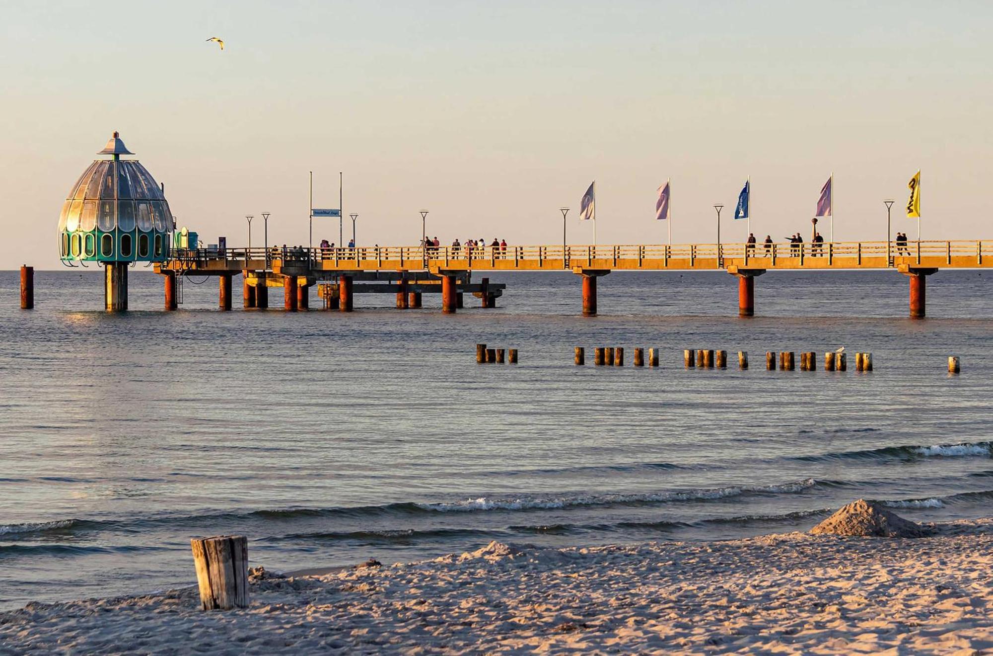 Meerzeit An Der Seebrücke Ostseeheilbad Zingst